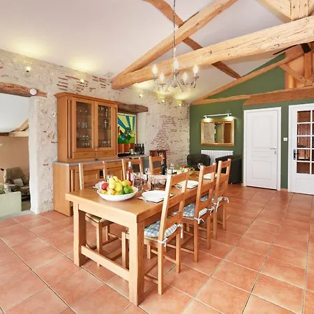 Castelmoron-sur-lot Sleeps 6 Pool Wifi